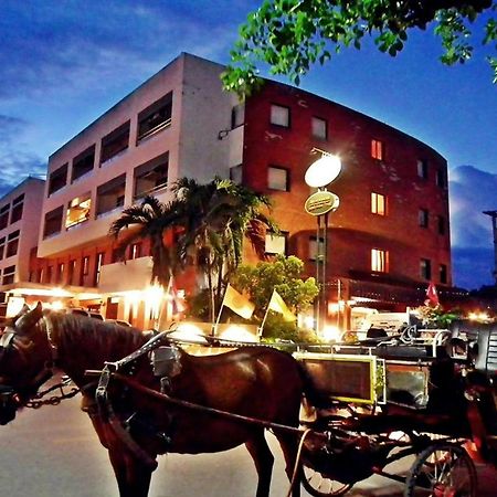לאמפאנג Pin Hotel מראה חיצוני תמונה