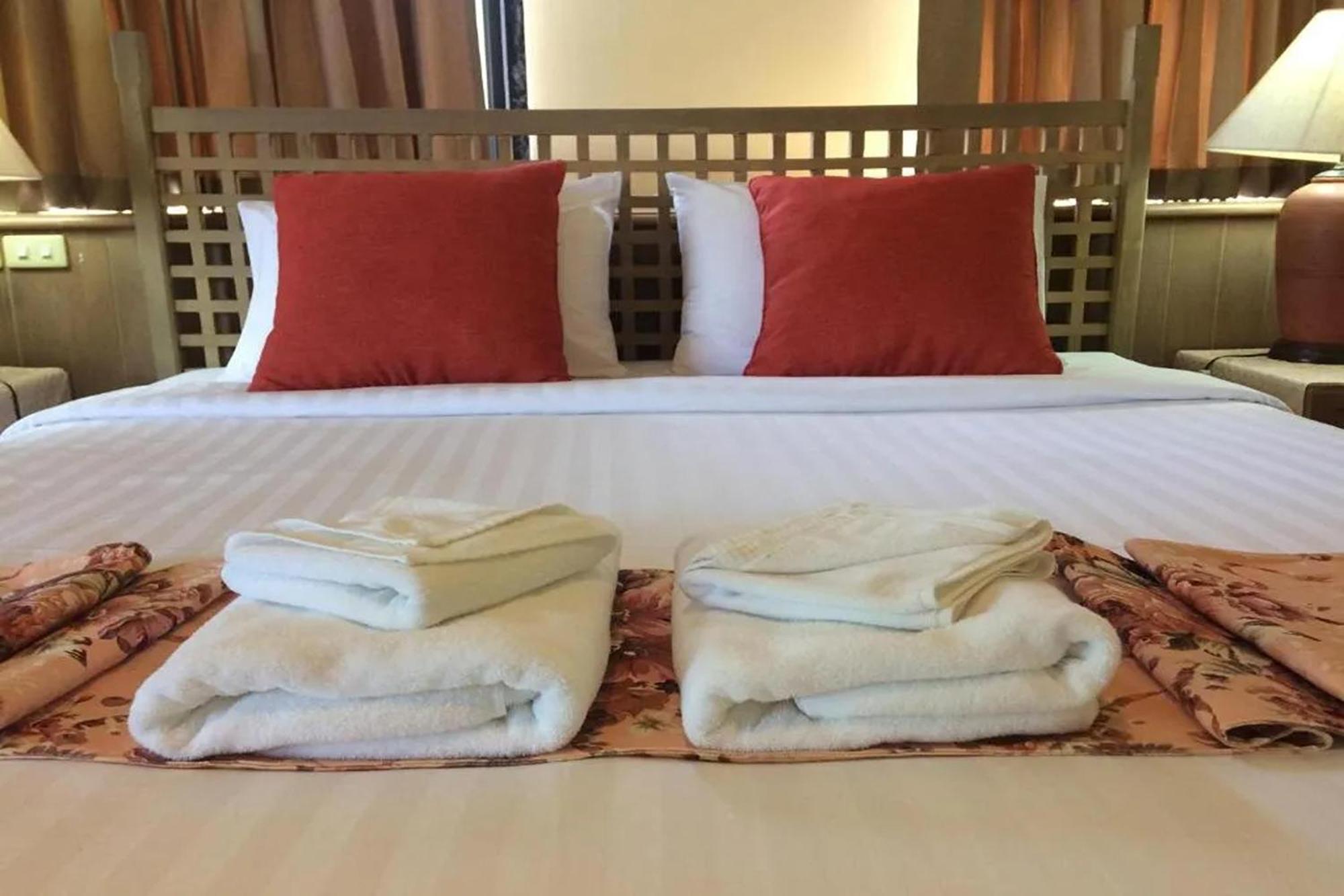 לאמפאנג Pin Hotel מראה חיצוני תמונה