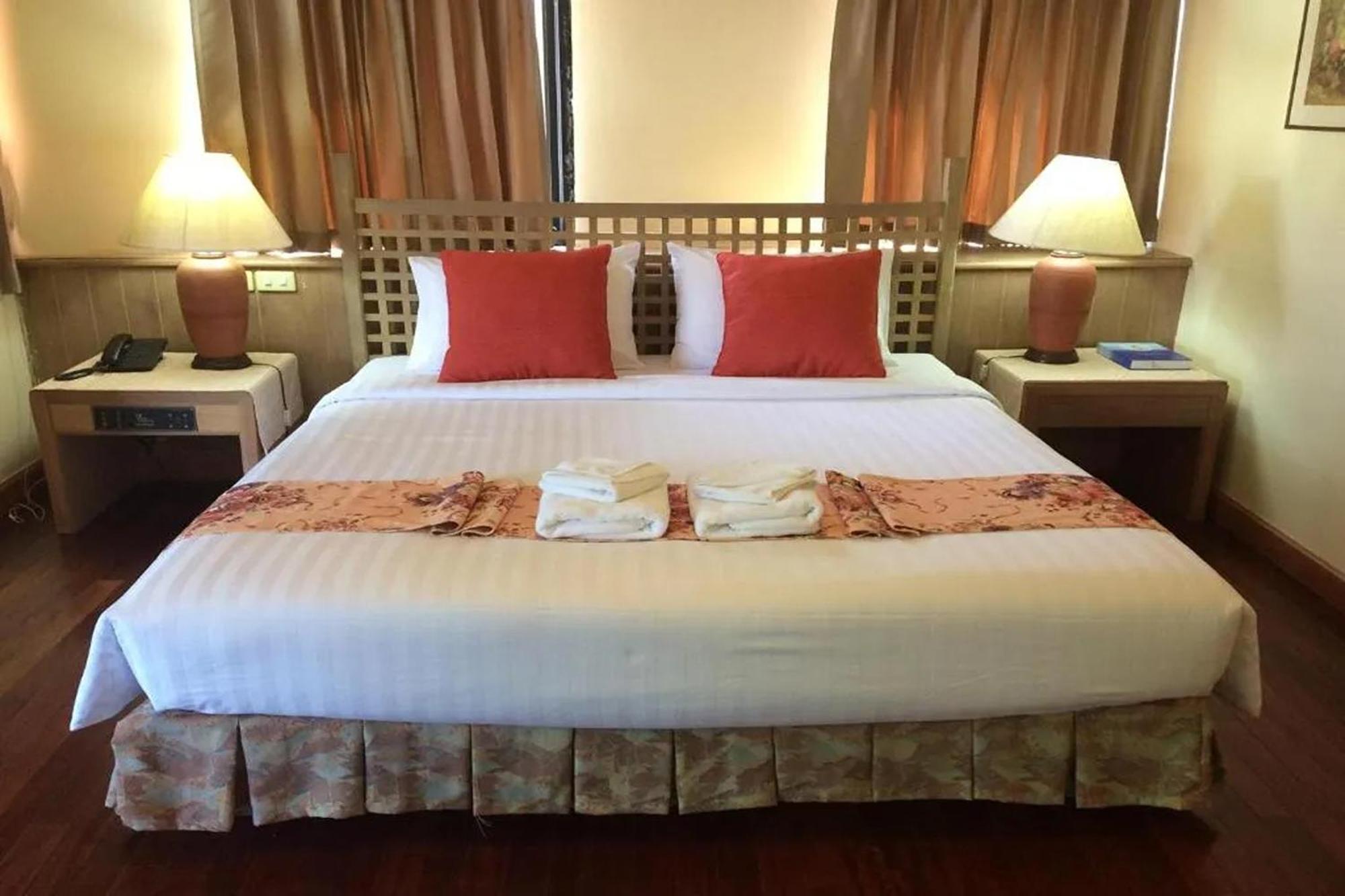 לאמפאנג Pin Hotel מראה חיצוני תמונה