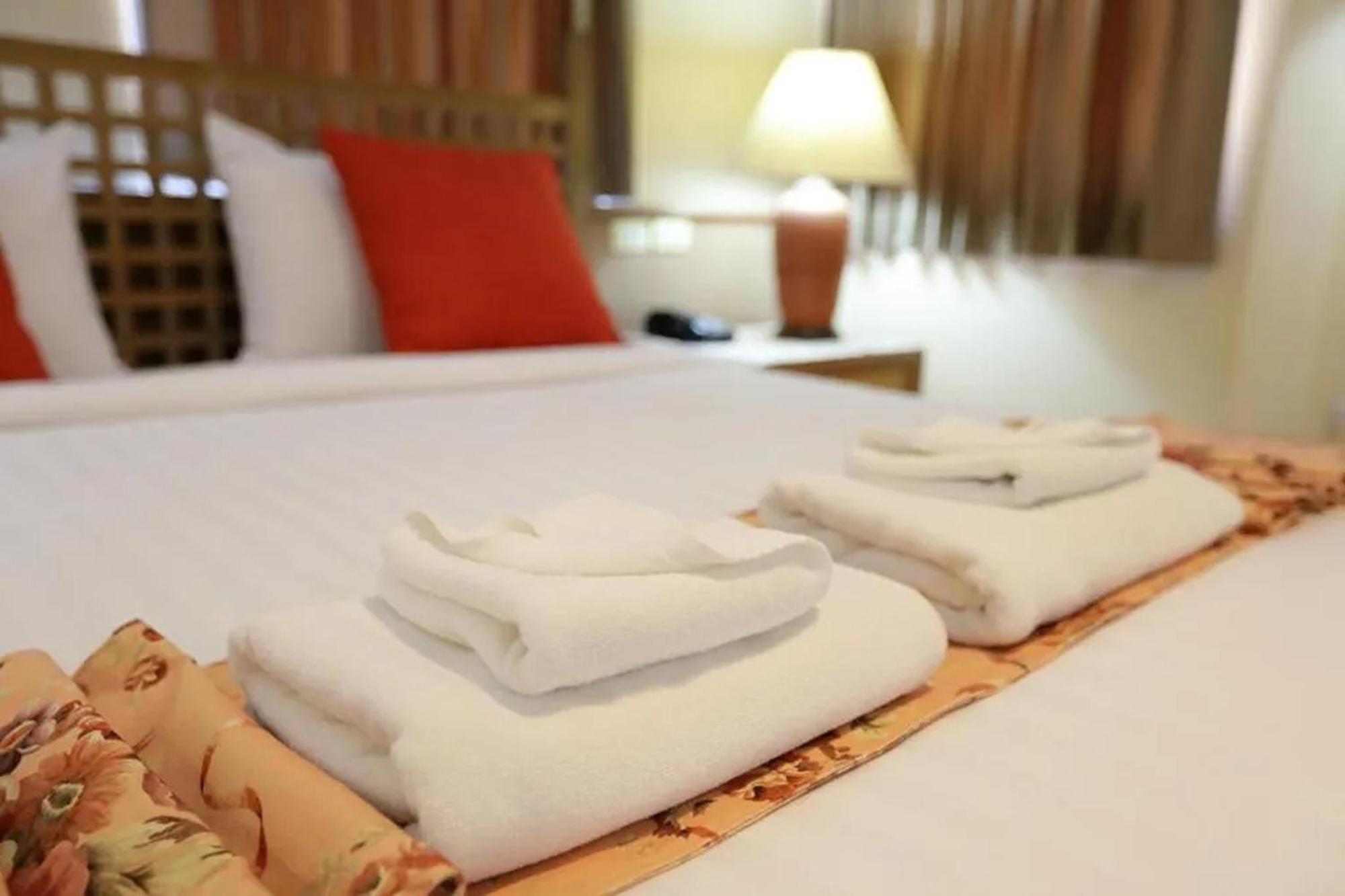 לאמפאנג Pin Hotel מראה חיצוני תמונה