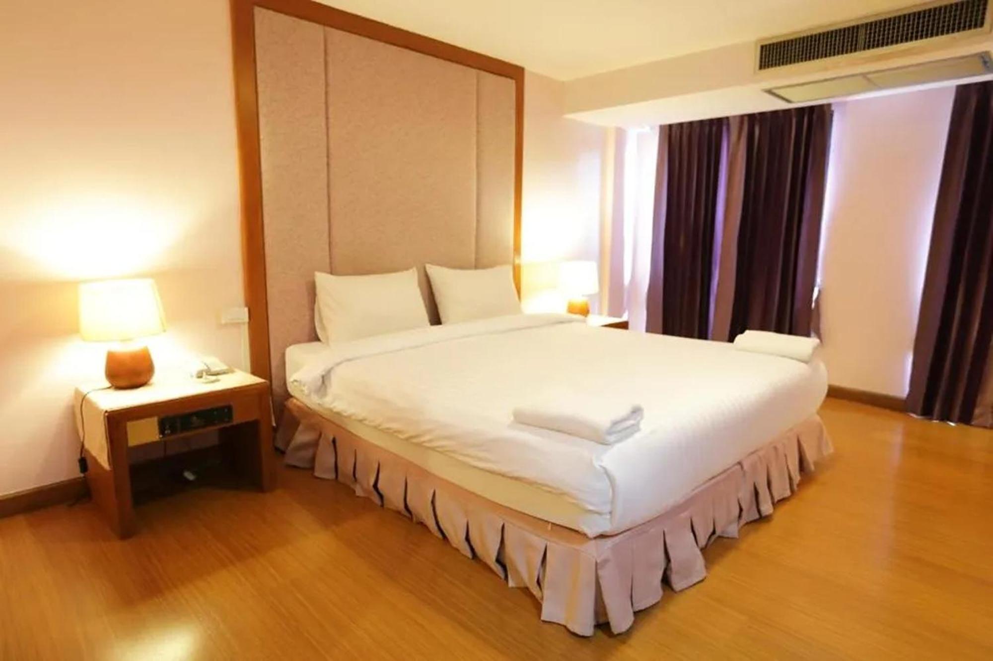 לאמפאנג Pin Hotel מראה חיצוני תמונה