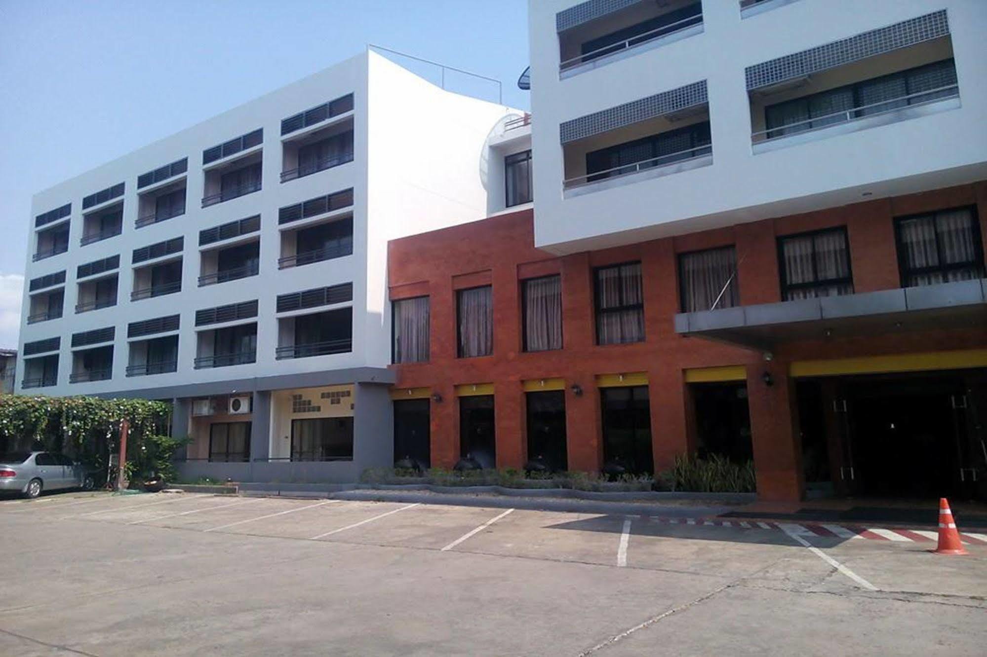 לאמפאנג Pin Hotel מראה חיצוני תמונה