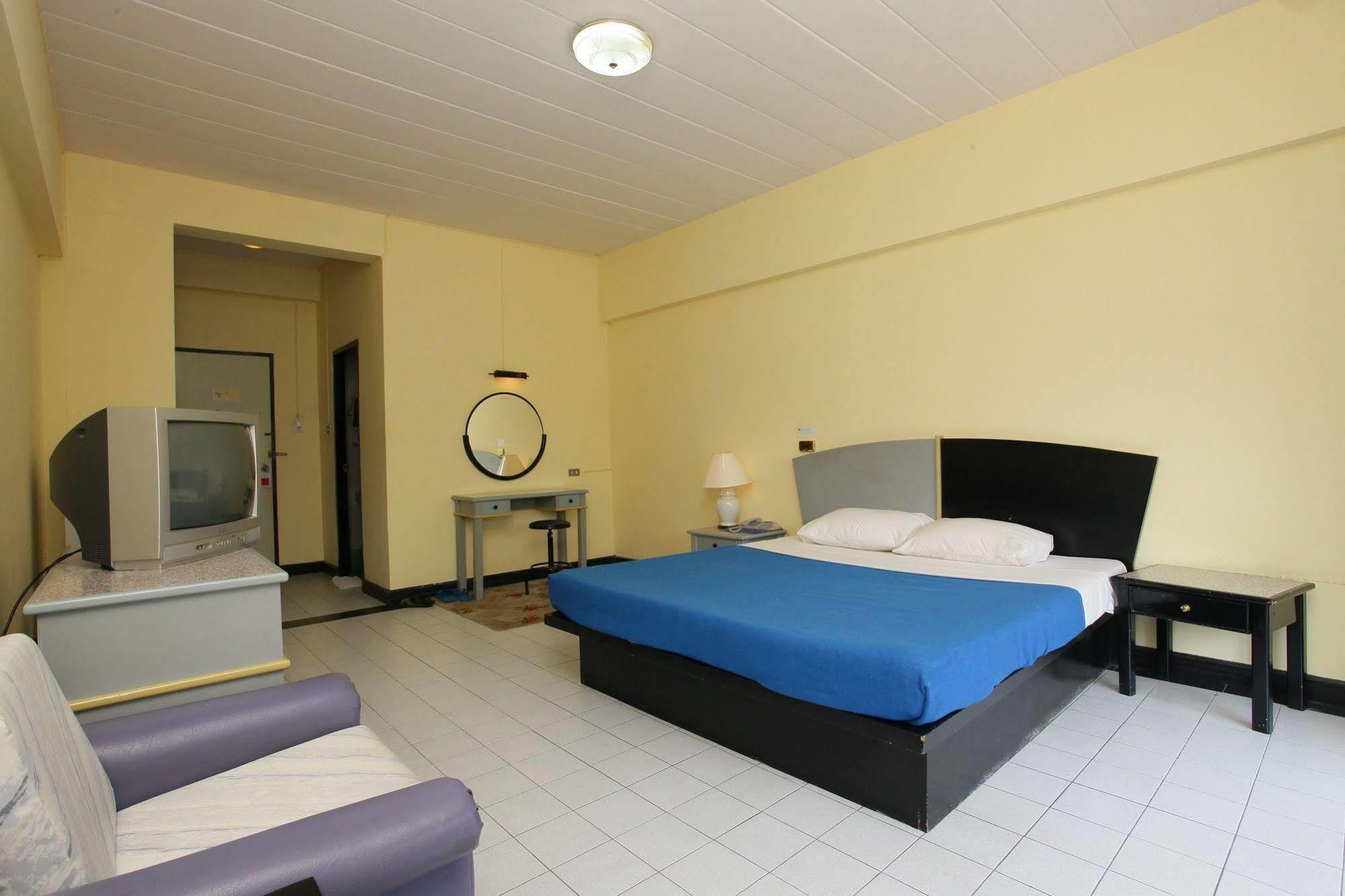 לאמפאנג Pin Hotel מראה חיצוני תמונה