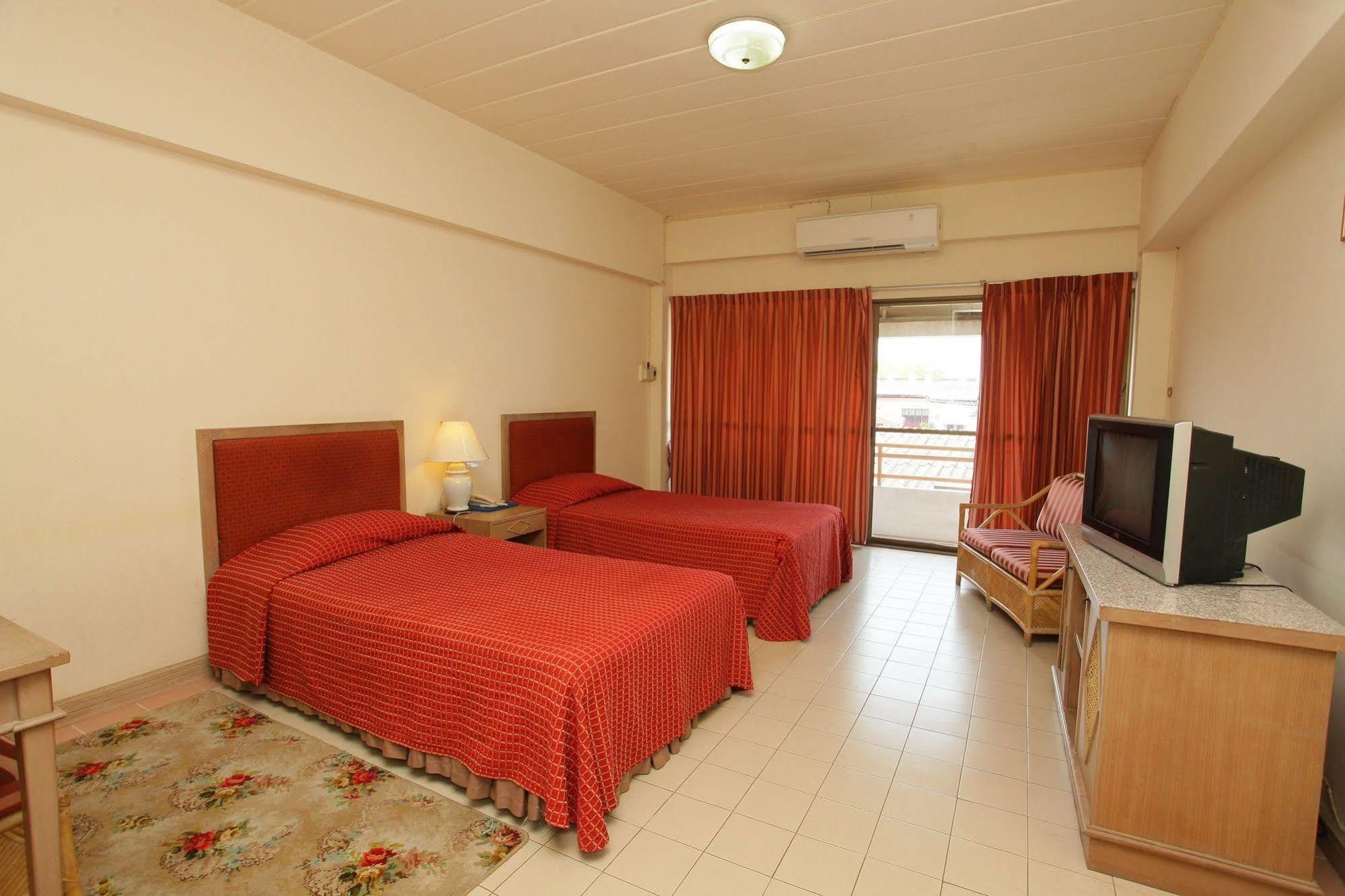 לאמפאנג Pin Hotel מראה חיצוני תמונה
